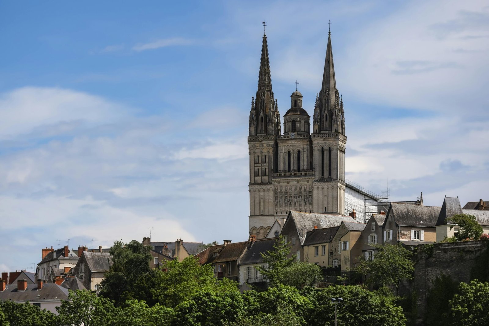 CBD à Angers avec produits cannabidiol sans THC disponibles en livraison rapide par BUDDY BOO