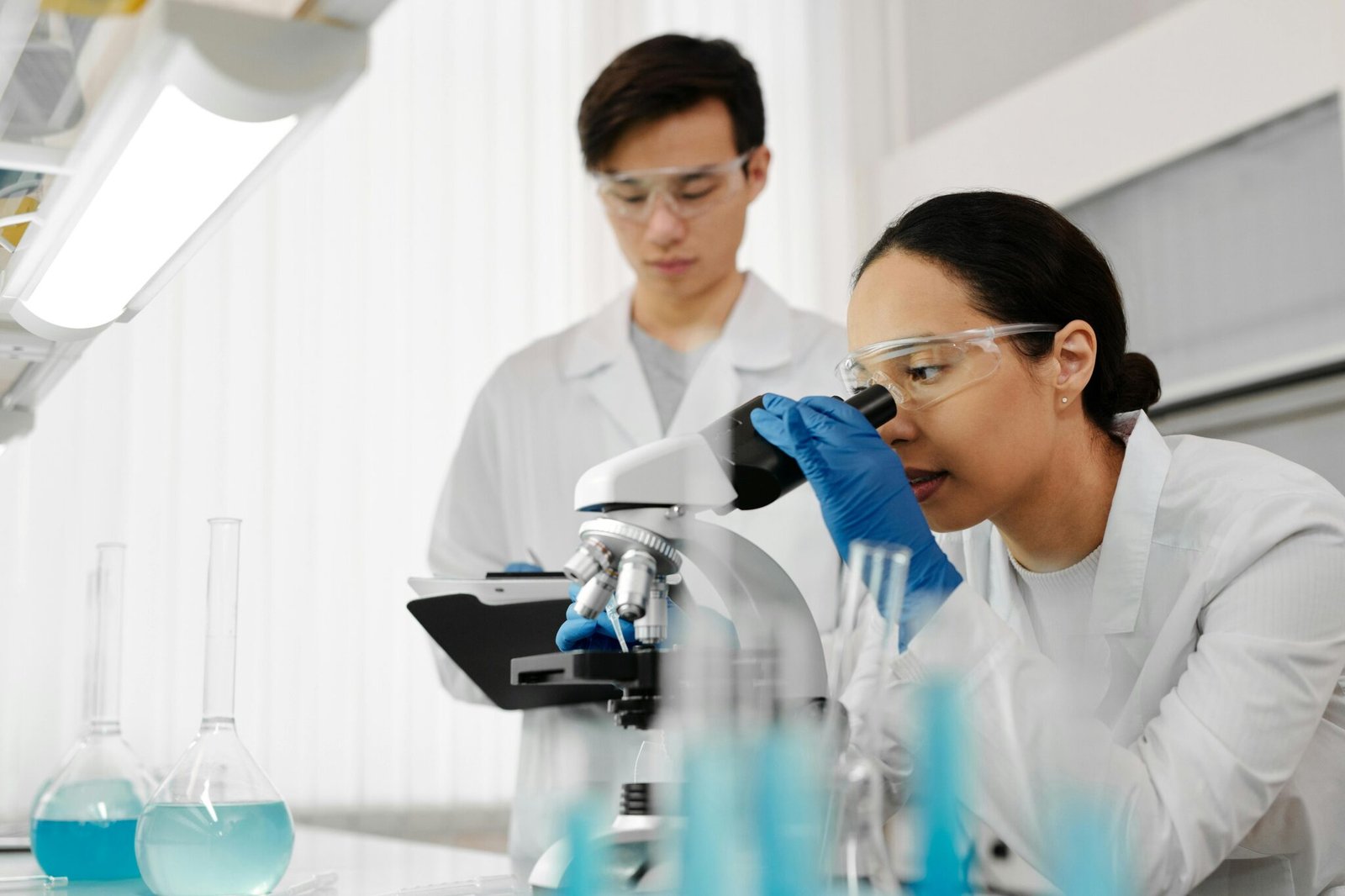 CBD CBC analysé en laboratoire par des chercheurs, étude des cannabinoïdes par BUDDY BOO